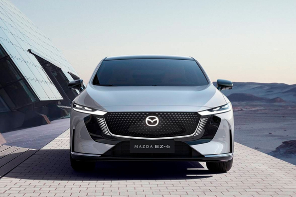 Огляд гібридного ліфтбека Mazda EZ-6