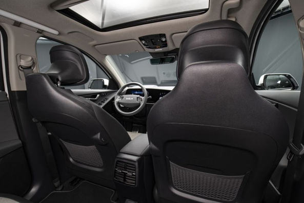 Огляд KIA Niro EV II: стильний та ефективний електрокросовер Фото 5