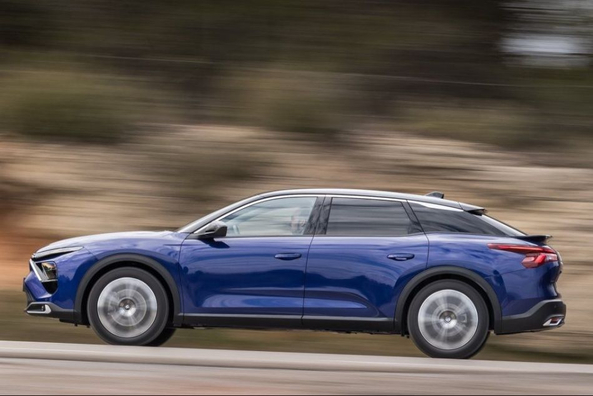 Огляд Citroen C5 X: Комфорт та стиль в унікальному форматі Фото 2