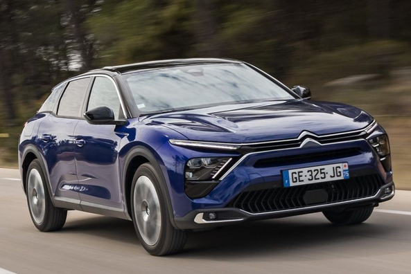 Огляд Citroen C5 X: Комфорт та стиль в унікальному форматі Фото 4
