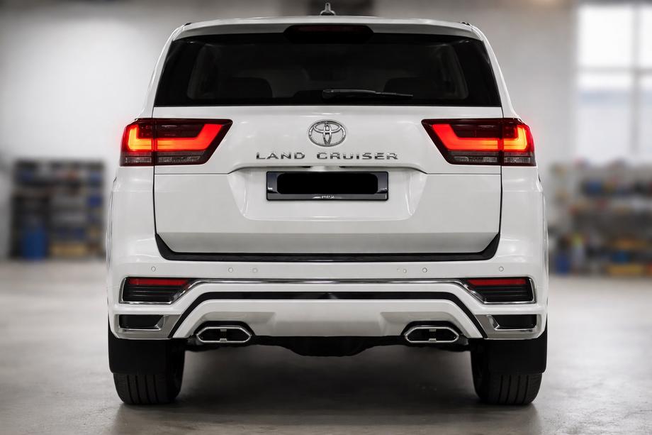 Toyota Land Cruiser 300 2021- рр. Накладка на задній бампер VXR Фото 1