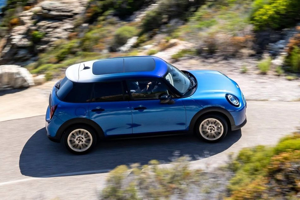 Огляд нового Mini Hatch (F65) 5-door: Четверте покоління культового хетчбека Фото 1