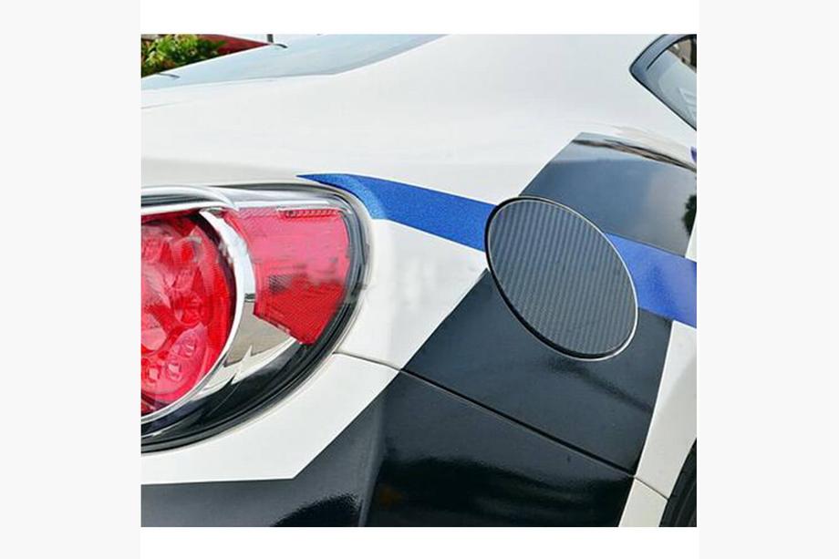 Subaru BRZ 2012-2021 рр. Накладка на люк бензобака (Карбон) Фото 3