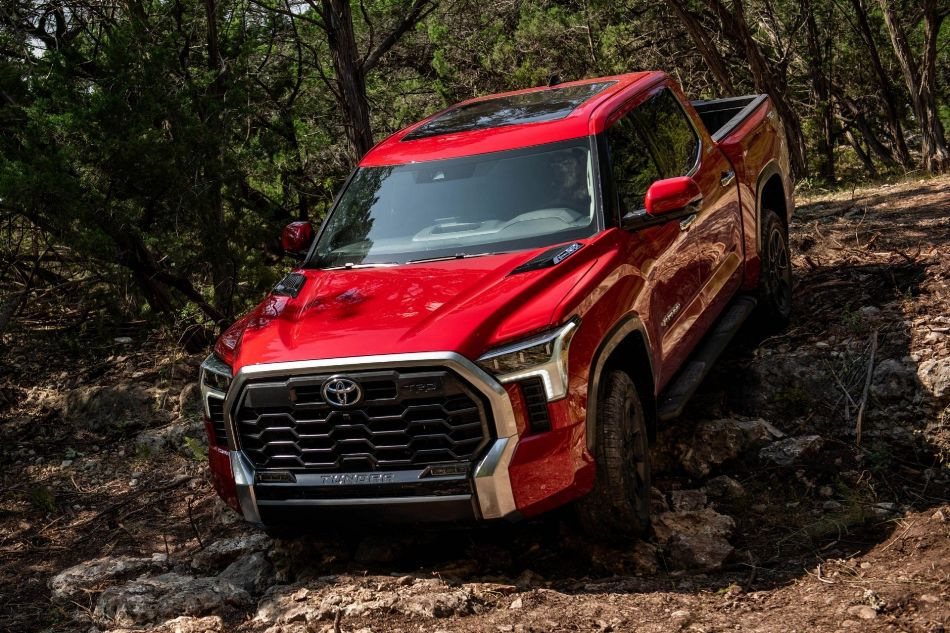 Огляд Toyota Tundra: Потужність та надійність у третьому поколінні