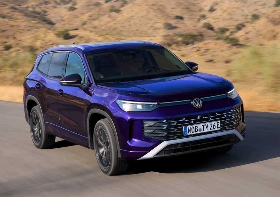 Volkswagen Tayron: Огляд сімейного кросовера другого втілення