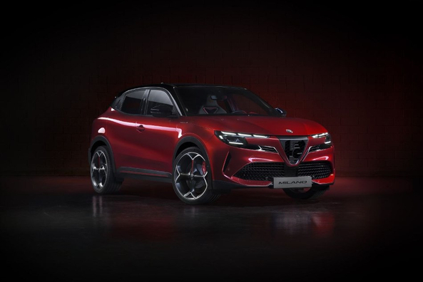 Alfa Romeo Junior Electric: Огляд компактного електричного кросовера Фото 1