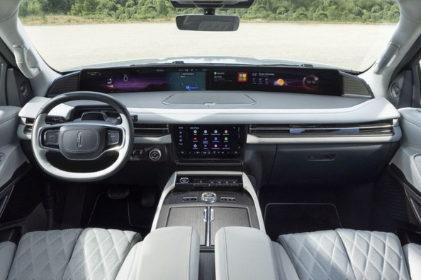 Lincoln Navigator 2025: Огляд п'ятого покоління флагманського позашляховика Фото 5
