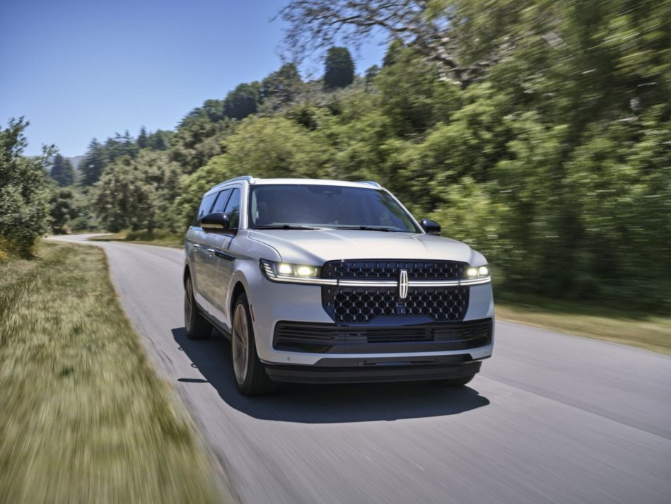 Lincoln Navigator 2025: Огляд п'ятого покоління флагманського позашляховика