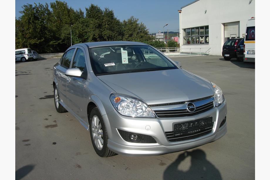 Opel Astra H 2004-2013 рр. Передня нижня накладка Sedan (під фарбування) Фото 2