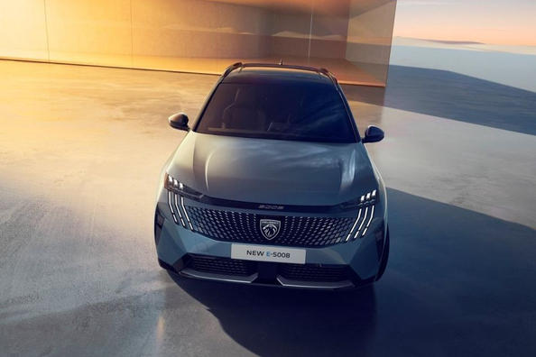 Peugeot e-5008 2024: Огляд електричного семимісного кросовера Фото 1