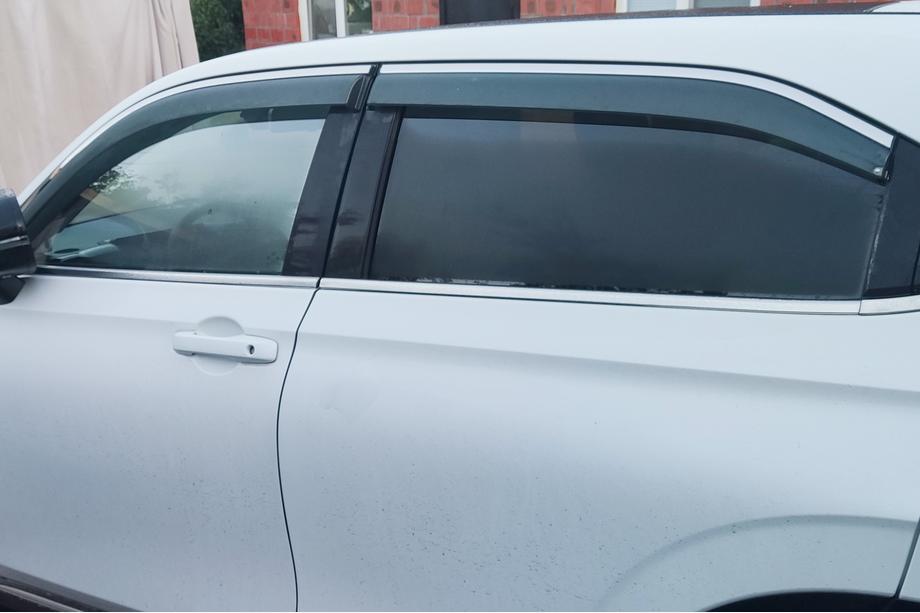 Honda eNS1 2022- рр. Вітровики з хромованим молдингом Niken Luxury (EU/Asia, 4 шт) Фото 4