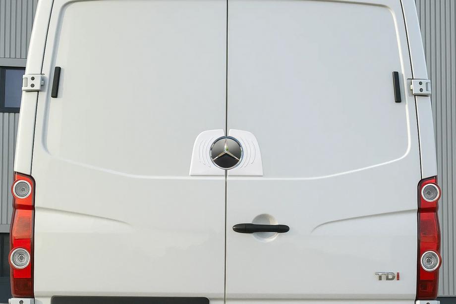 Mercedes Sprinter W906 2006-2018 рр. Обведення заднього логотипу (нерж) Image
