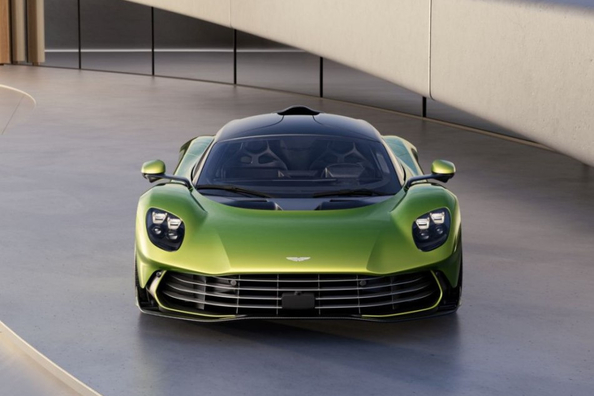 Aston Martin Valhalla: Огляд гібридного гіперкара