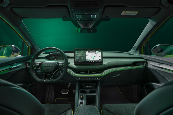 Skoda Elroq RS: Огляд зарядженого електрокросовера Фото 6
