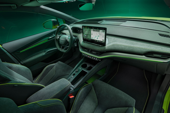 Skoda Elroq RS: Огляд зарядженого електрокросовера Фото 5