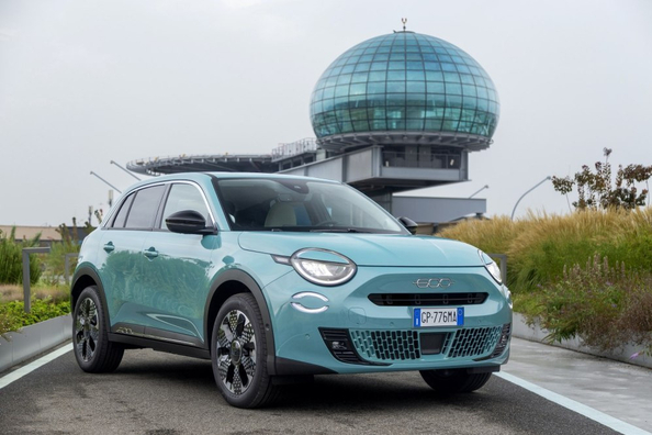 Огляд Fiat 600e: Стильний електричний кросовер