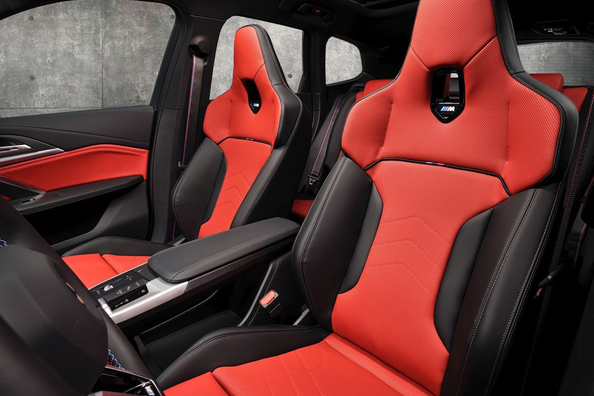 Огляд BMW X1 M35i (U11): Спортивний компактний кросовер Фото 6