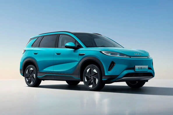 Огляд електричного BYD Sea Lion 05: Компактний електрокросовер Фото 1
