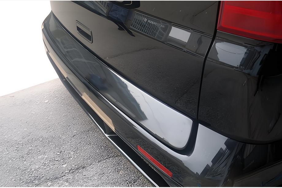 Volkswagen T5 Multivan 2003-2010 рр. Пластикова накладка на багажник (під фарбування) Image