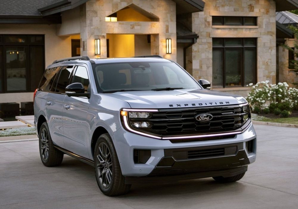 Огляд Ford Expedition V покоління 2025: Великий позашляховик для великих завдань