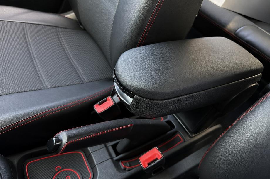 Volkswagen Polo 2010-2017 рр. Підлокітник V-1 Niken Luxury Image