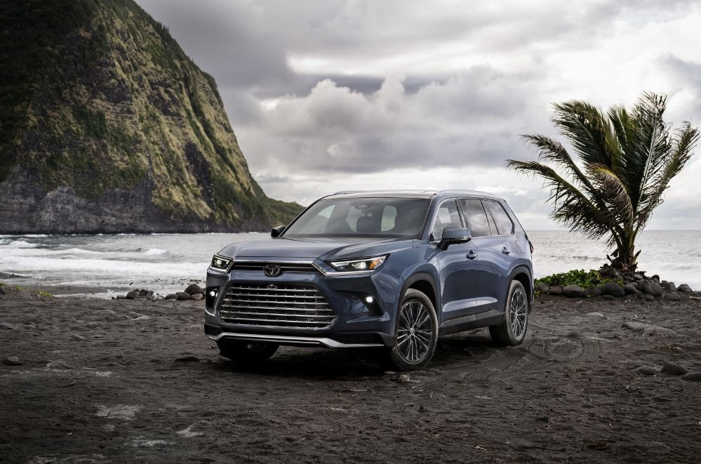 Огляд Toyota Grand Highlander: Просторий сімейний кросовер