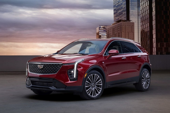 Огляд Cadillac XT4 2024: Сучасний стиль і технології Фото 1