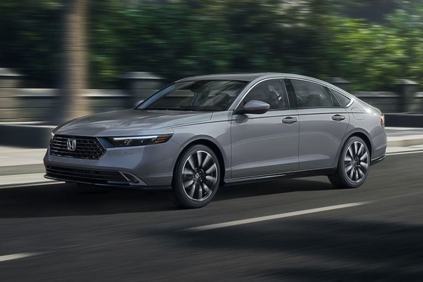 Honda Accord XI покоління: Огляд елегантного седана Фото 3