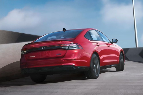 Honda Accord XI покоління: Огляд елегантного седана Фото 2