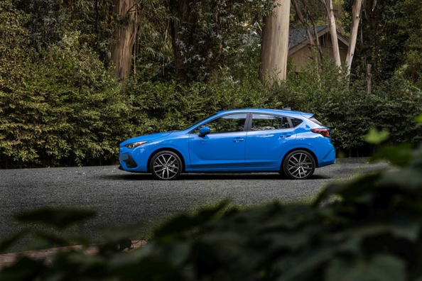Огляд Subaru Impreza шостого покоління: Новий стандарт практичності Фото 2