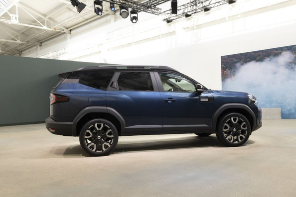 Огляд Dacia Bigster: Просторий SUV за доступною ціною Фото 3