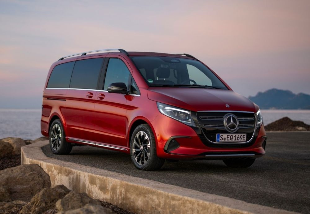 Огляд Mercedes-Benz EQV 2024: Розкішний електромобіль для всієї родини