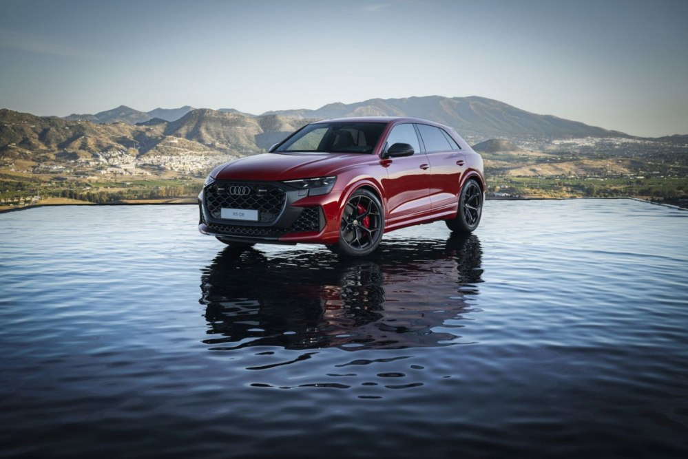 Audi RSQ8 2024: Міць і стиль у новому вигляді