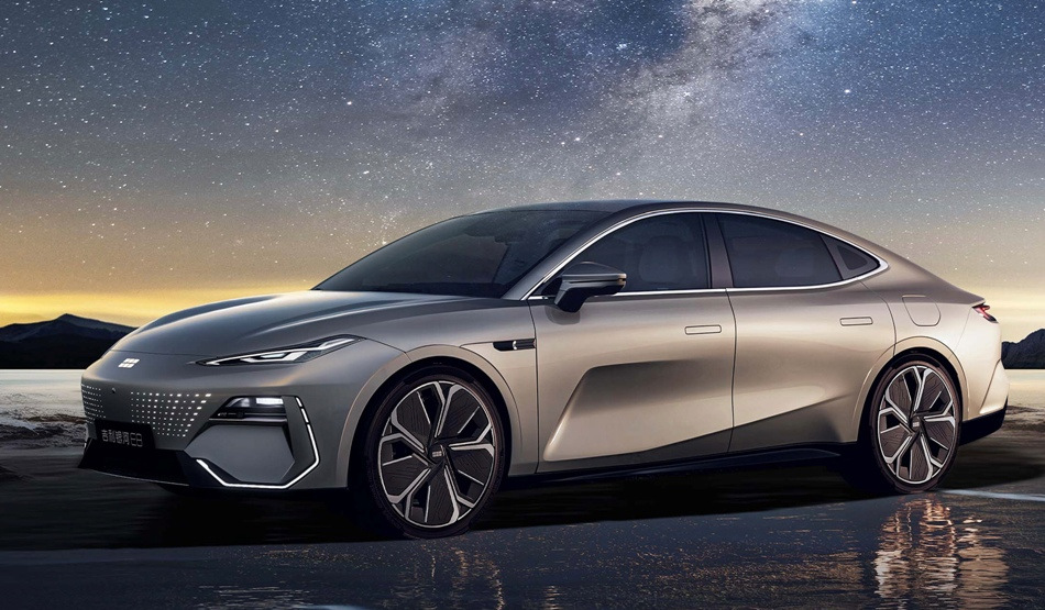 Огляд Geely Galaxy E8: Технічні характеристики, комплектація та фото електромобіля