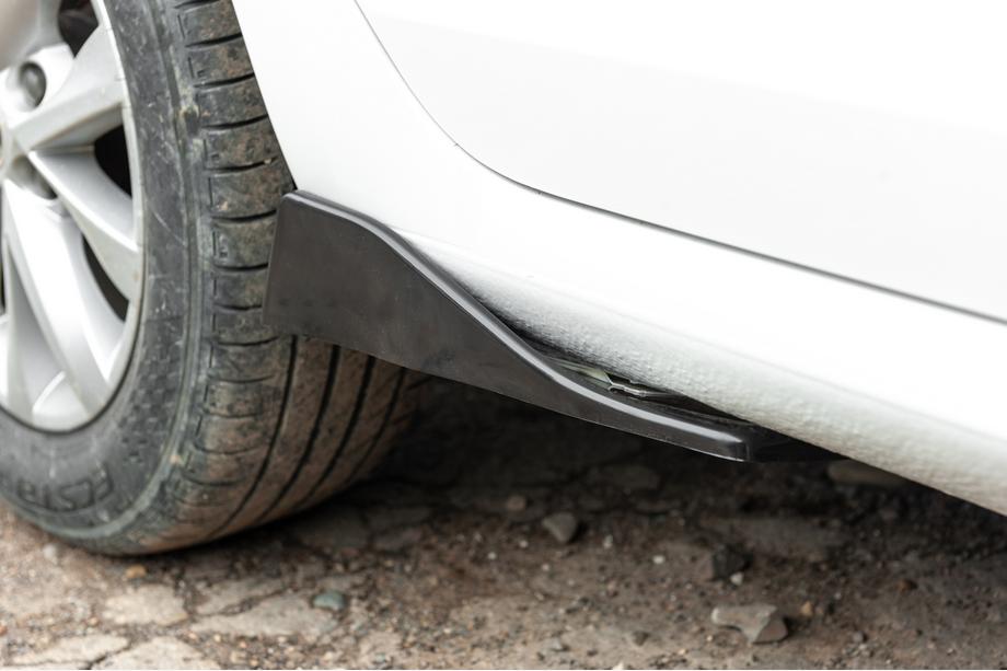 Універсальні Flap накладки на бокові пороги тип-C (2 шт, чорний глянець, ABS-пластик) Image