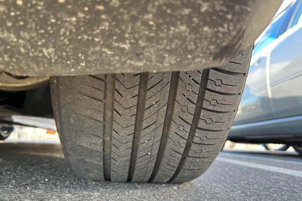 Чому шини автомобіля зношуються нерівномірно?