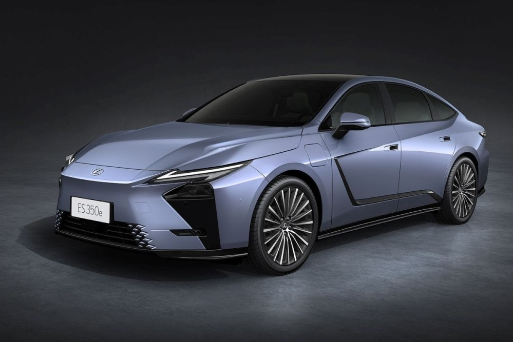 Огляд Lexus ES восьмого покоління 2025 року