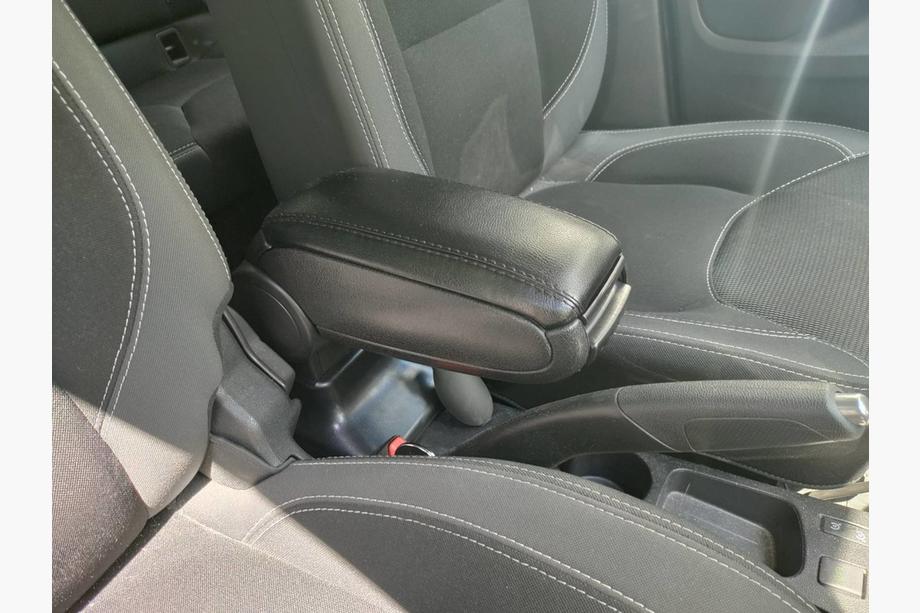 Renault Clio IV 2012-2019 рр. Підлокітник V1 (в підстаканник) Image