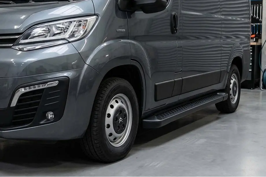 Citroen Jumper 2007-2025 рр. Бокові пороги Allmond Black (2 шт., Алюміній) Коротка база
