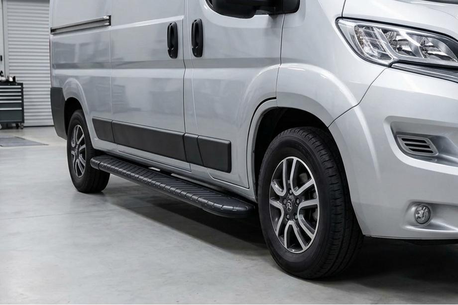 Citroen Jumper 2007-2025 рр. Бокові пороги Bosphorus Black (2 шт., Алюміній) Image