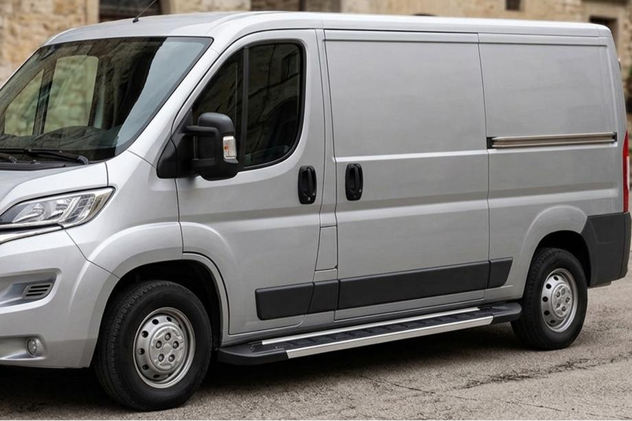 Fiat Ducato 2006-2025 рр. Бокові пороги RedLine V1 (2 шт., Алюміній) Image