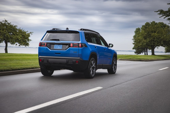 Огляд Jeep Cherokee 2025 шостого втілення: Повернення легенди Фото 3