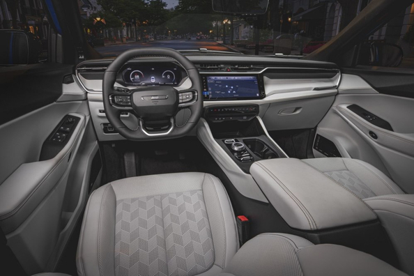 Огляд Jeep Cherokee 2025 шостого втілення: Повернення легенди Фото 5