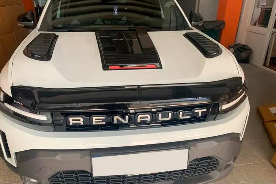 Renault Duster 2024- рр. Накладка на капот SCOOP (Глянець) Image