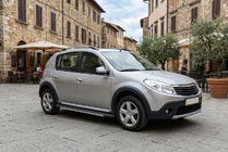 Dacia Sandero 2007-2013 рр. Бокові пороги Duru (2 шт., Алюміній) фото 1