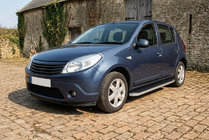 Renault Sandero 2007-2013 рр. Бокові пороги Tayga Grey (2 шт., алюміній) фото 1