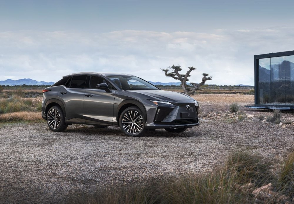 Огляд Lexus RZ 300e: Преміальний електричний кросовер