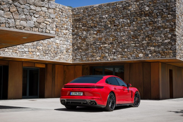 Огляд 500-сильного Porsche Panamera GTS (G3) 2024 Фото 3