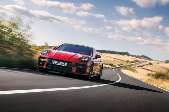 Огляд 500-сильного Porsche Panamera GTS (G3) 2024 Фото 2