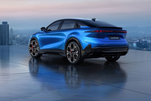 Огляд Alpine A390: Електричний фастбек з динамікою спорткара Фото 3